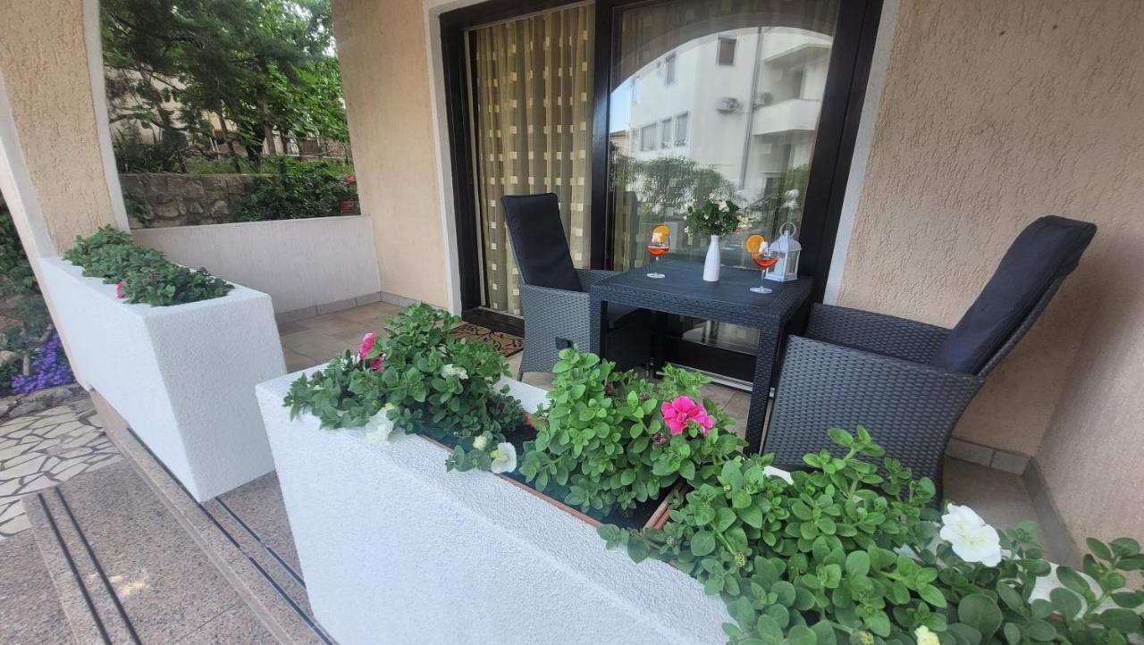Lily Lägenhet Krk Town Exteriör bild